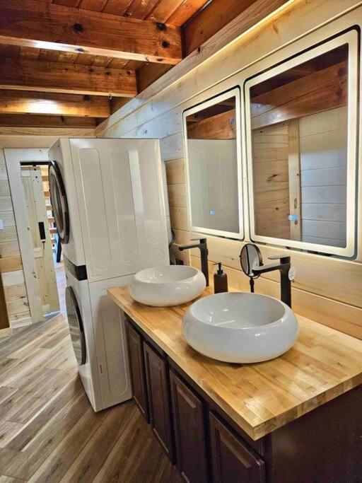 Modern Lake Side Nest• Hotub Fenced Yard King Beds Sevierville Exterior foto