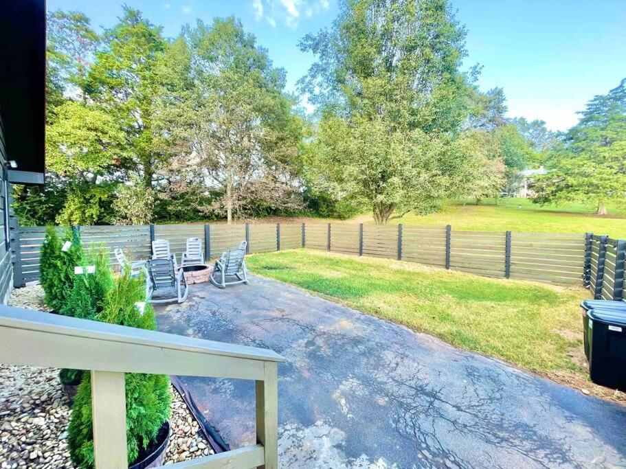 Modern Lake Side Nest• Hotub Fenced Yard King Beds Sevierville Exterior foto