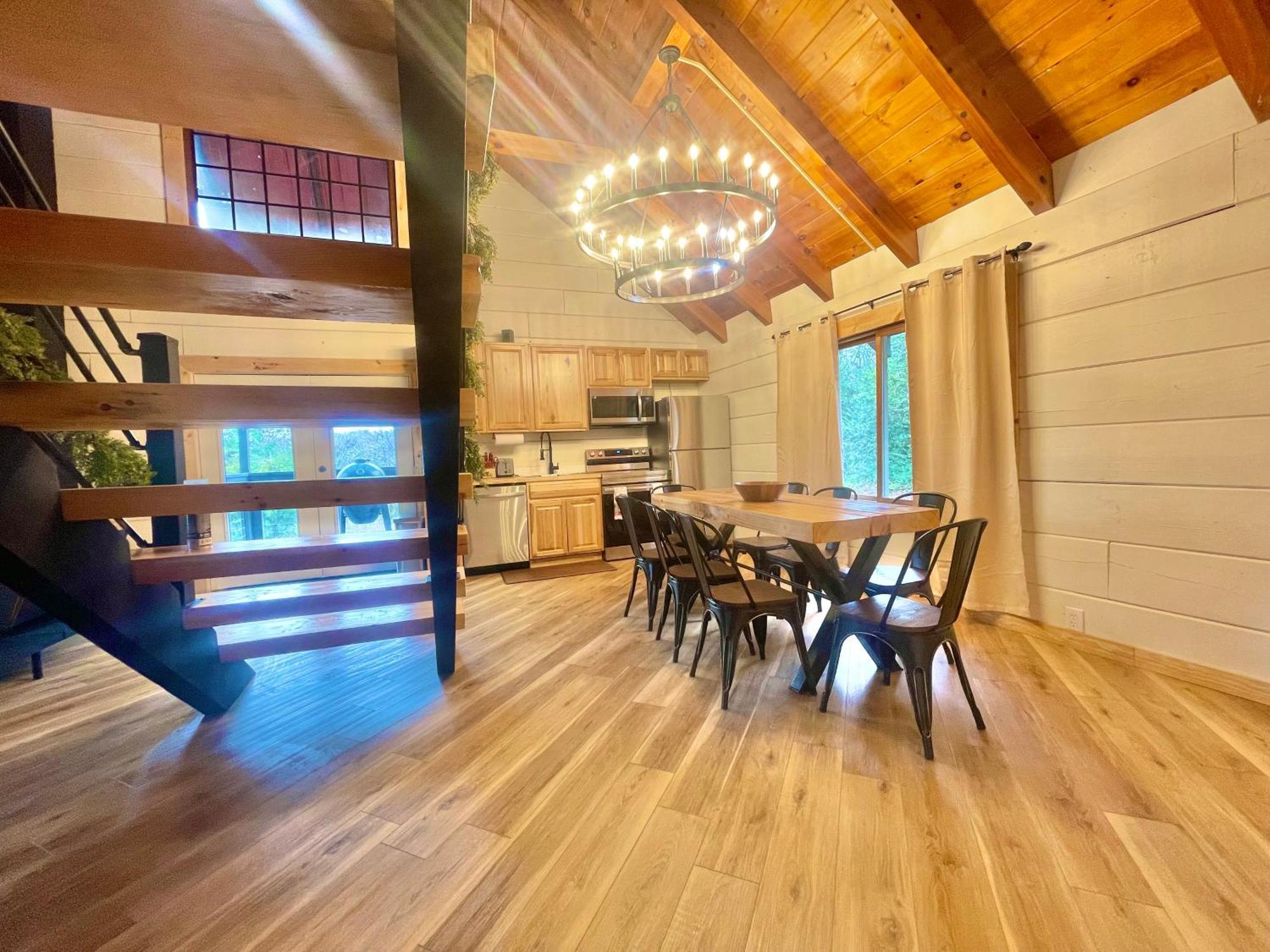 Modern Lake Side Nest• Hotub Fenced Yard King Beds Sevierville Exterior foto